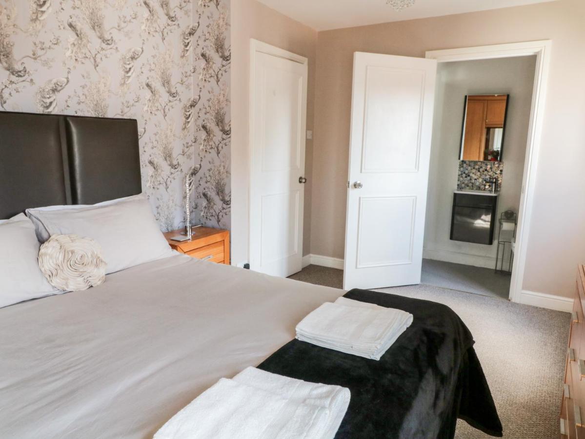 Villa 9 Navigation Square Skipton Esterno foto
